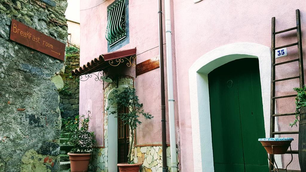Albergo Diffuso Borgo Santa Caterina "Quartire Hebraic" Castiglione De Sicilia Exterior photo